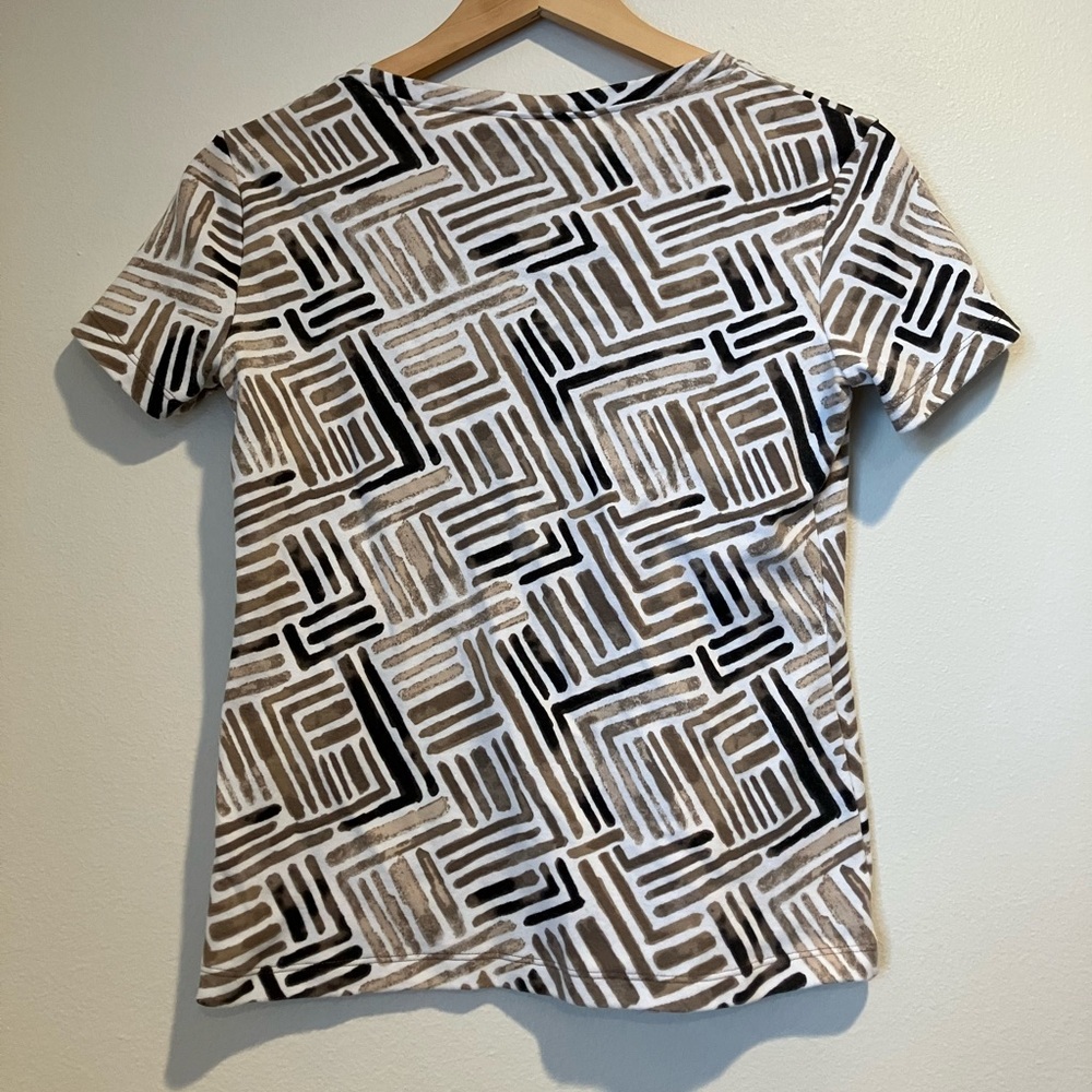 Women's Striped Patterned Top - Picture 3 of 4